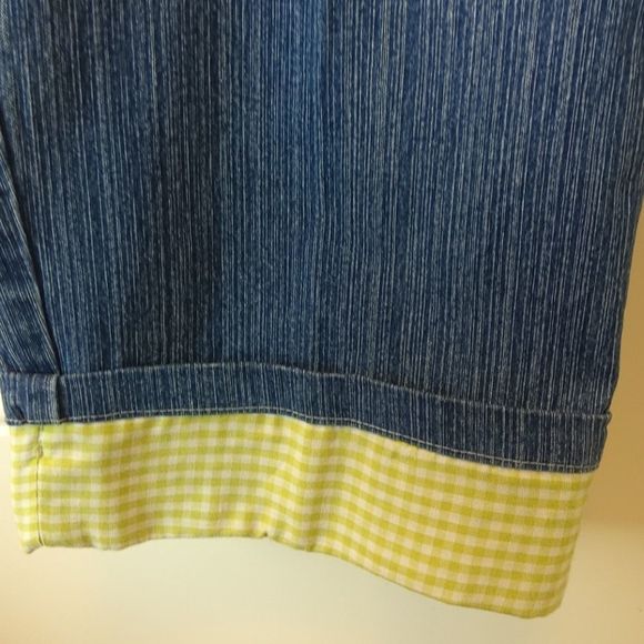 Bill Blass stretch capris with green gingham cuffs - Picture 7 of 11